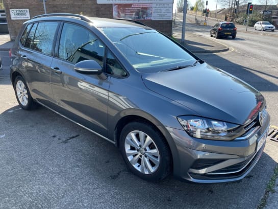 A null VOLKSWAGEN GOLF SV 1.5 TSI EVO SE NAV MPV 5DR PETROL DSG / AUTOMATIC EURO 6 130