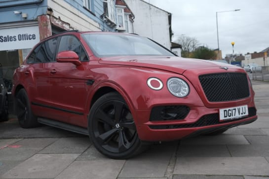 A 2017 BENTLEY BENTAYGA V8 D