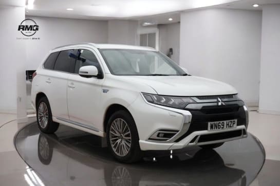 A null MITSUBISHI OUTLANDER 2.4 PHEV EXCEED 5d 222 BHP SAT NAV / LEATHER TRIM