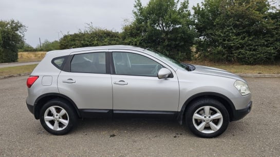 A null NISSAN QASHQAI 2.0 Tekna SUV 5dr Petrol Manual 2WD Euro 4 (141 ps)
