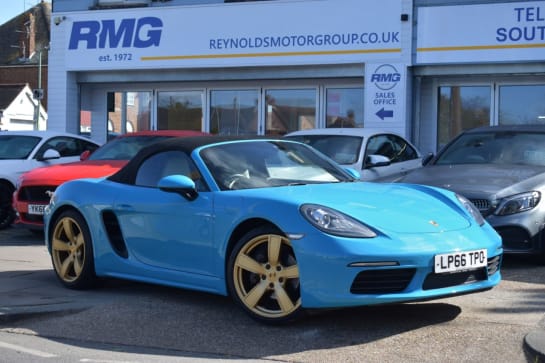 A null PORSCHE 718 BOXSTER 2.0T CONVERTIBLE 2DR PETROL PDK EURO 6 (S/S) (300 PS) SUNS OUT COME AND GRA