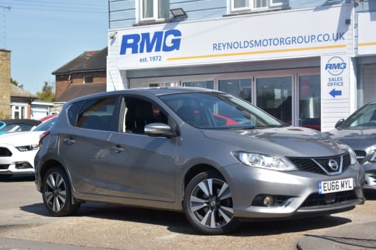 A null NISSAN PULSAR 1.2 DIG-T Tekna Hatchback 5dr Petrol XTRON Euro 6 (s/s) (115 ps)