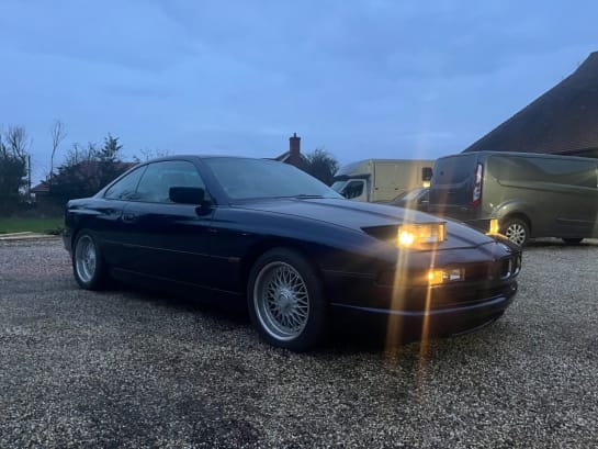 A null BMW 8 SERIES 5l 2d AUTO 300 BHP
