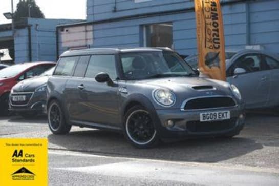 A 2009 MINI MINI COOPER S CLUBMAN