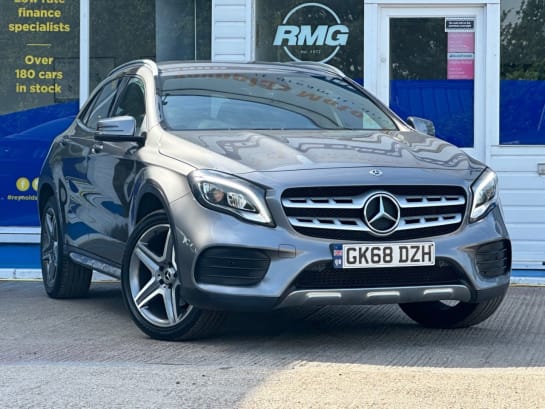 A null MERCEDES-BENZ 180 2.1 GLA220d AMG Line (Premium) SUV 5dr Diesel 7G-DCT 4MATIC Euro 6 (s/s) (1