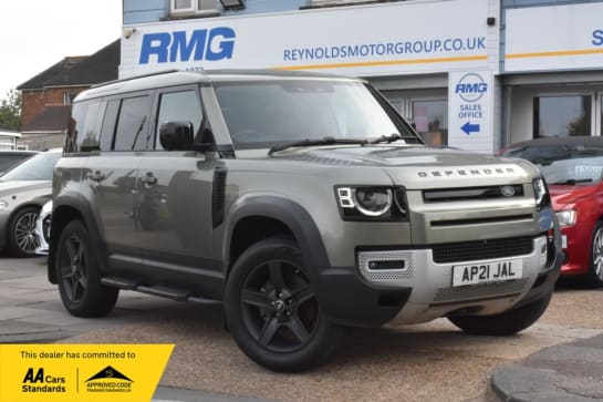 A 2021 LAND ROVER DEFENDER 2.0 SD4 SE SUV 5dr Diesel Auto 4WD Euro 6 (s/s) (240 ps) 1 FORMER OWNER / P