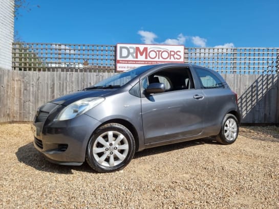 A null TOYOTA YARIS 1.3 VVT-i TR Hatchback 3dr Petrol Manual (141 g/km, 85 bhp) FULL SERVICE HI