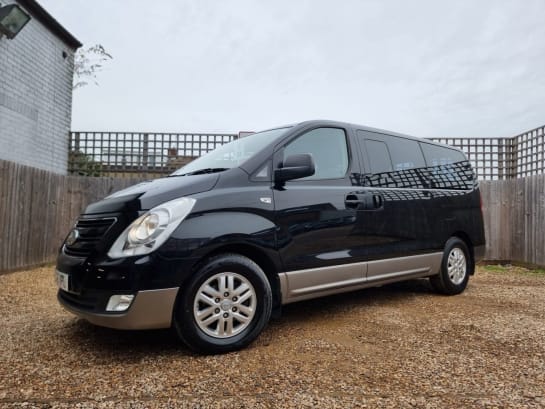 A 2016 HYUNDAI I800 CRDI SE