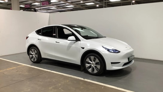 A 2023 TESLA MODEL Y RWD Auto