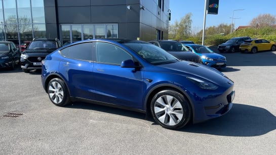 A 2023 TESLA MODEL Y RWD Auto