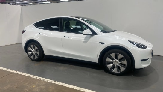A 2023 TESLA MODEL Y RWD Auto