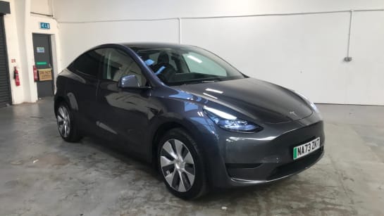 A 2023 TESLA MODEL Y RWD Auto