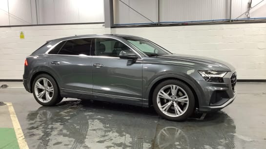 A 2018 AUDI Q8 50 TDI Quattro S Line Tiptronic