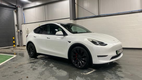 A 2022 TESLA MODEL Y Performance AWD Auto