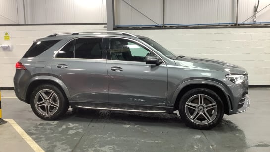 A 2019 MERCEDES-BENZ GLE GLE 300d 4Matic AMG Line 9G-Tronic [7 Seat]