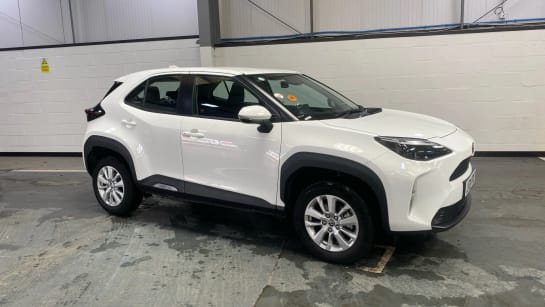 A 2024 TOYOTA YARIS CROSS 1.5 Hybrid Icon CVT