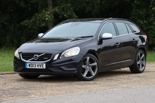 A 2013 VOLVO V60 D2 R-DESIGN