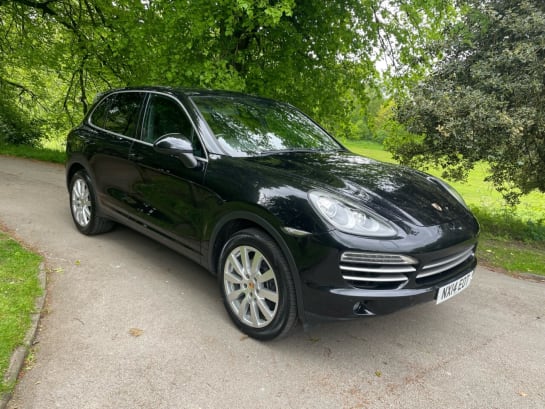 A 2014 PORSCHE CAYENNE PLATINUM EDITION D V6 TIPTRONIC