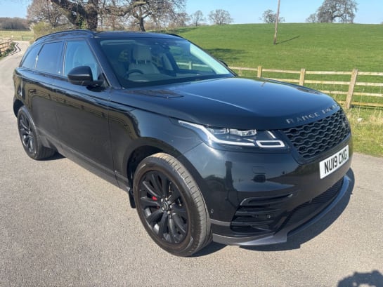 A 2019 LAND ROVER RANGE ROVER VELAR 2.0 D180 R-Dynamic SE SUV 5dr Diesel Auto 4WD Euro 6 (s/s) (180 ps) 20" GLO
