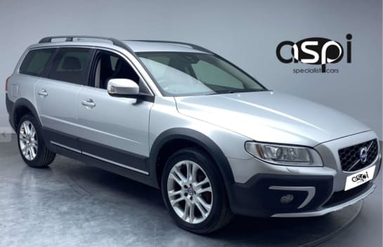 A null VOLVO XC70 2.4 D4 SE Lux Estate 5dr Diesel Auto AWD Euro 6 (s/s) (181 ps) CRUISE, REAR