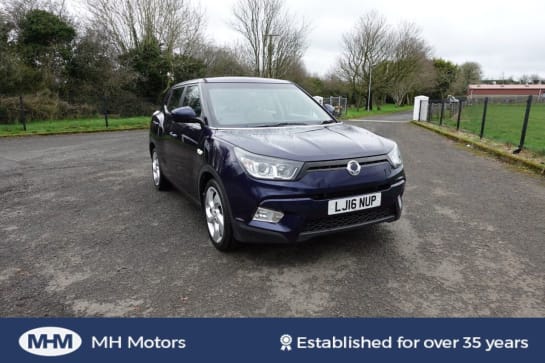 A 2017 SSANGYONG TIVOLI 1.6 EX 5d 113 BHP LOW MILEAGE ONLY 28,794 MILES!