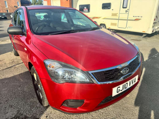 A null KIA CEED 1.4 Strike Hatchback 5dr Petrol Manual Euro 4 (89 bhp)