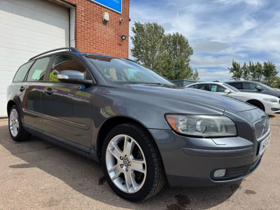A null VOLVO V50 2.0D SE Estate 5dr Diesel Manual (153 g/km, 136 bhp)