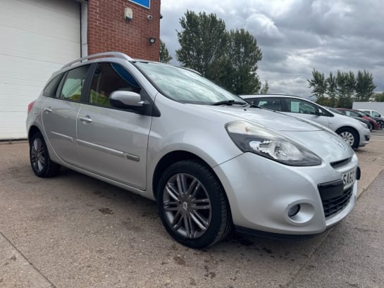 A null RENAULT CLIO 1.6 VVT Dynamique TomTom Sport Tourer 5dr Petrol Auto Euro 5 (111 ps)