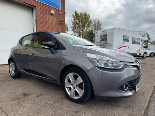 A 2016 RENAULT CLIO 0.9 TCe Dynamique Nav Hatchback 5dr Petrol Manual Euro 6 (s/s) (90 ps)