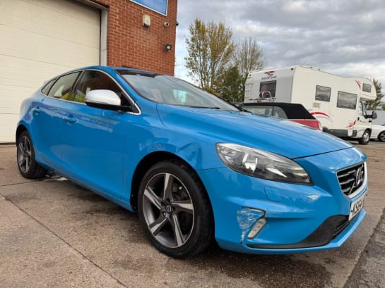 A 2014 VOLVO V40 2.0 D3 R-Design Nav Hatchback 5dr Diesel Manual Euro 5 (s/s) (150 ps)