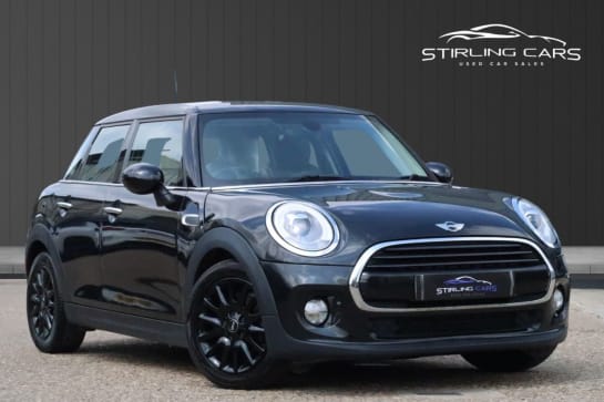 A null MINI HATCH 1.5 Cooper D Hatchback 5dr Diesel Manual Euro 6 (s/s) (116 ps) FINANCE+WARR