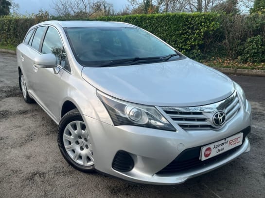 A 2015 TOYOTA AVENSIS D-4D ACTIVE