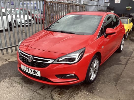 A 2017 VAUXHALL ASTRA 1.4L SRI Hatchback 5dr Petrol Manual Euro 6 (99 bhp)