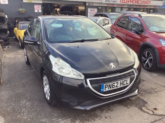 A 2012 PEUGEOT 208 1.4L HDI ACCESS PLUS Hatchback 5dr Diesel Manual Euro 5 (68 bhp)