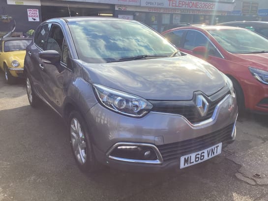 A 2016 RENAULT CAPTUR 0.9L DYNAMIQUE NAV TCE SUV 5dr Petrol Manual Euro 6 (90 bhp)