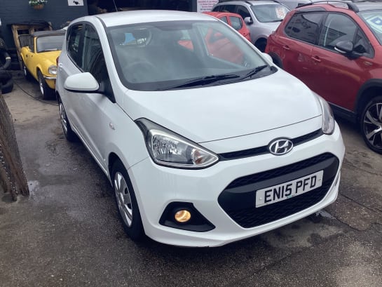 A 2015 HYUNDAI I10 SE