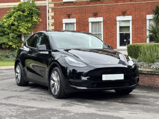 A 2022 TESLA MODEL Y (Dual Motor) Long Range SUV 5dr Electric Auto 4WDE (384 bhp)