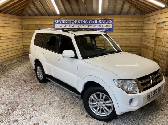 A null MITSUBISHI SHOGUN 3.2 DI-DC SG3 SUV 5dr Diesel Auto 4WD Euro 5 LWB (197 ps) TWO LADY OWNERS 7