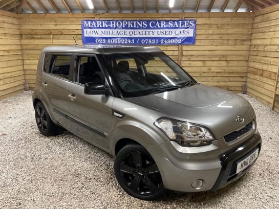 A null KIA SOUL 1.6 CRDi Tempest SUV 5dr Diesel Manual Euro 4 (126 bhp) TWO LOCAL LADY OWNE
