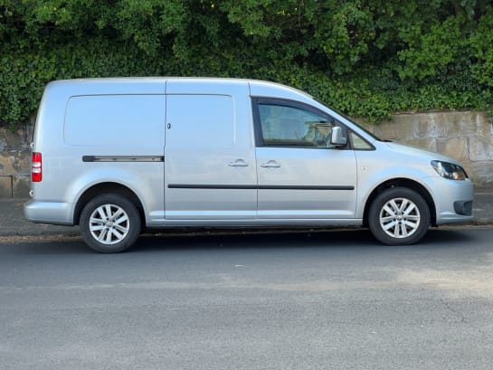 A 2014 VOLKSWAGEN CADDY MAXI C20 TDI HIGHLINE BMT