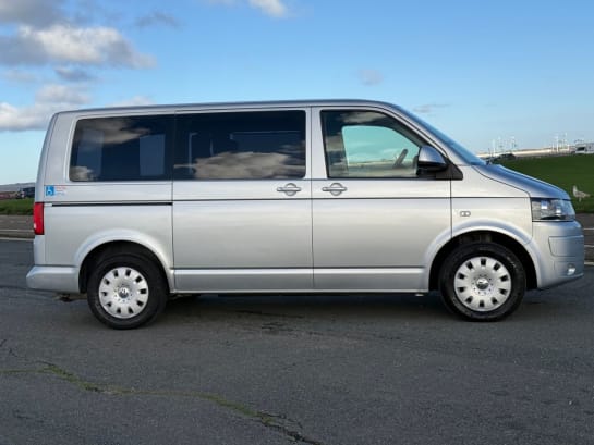 A null VOLKSWAGEN TRANSPORTER SHUTTLE (WAV) 2.0 TD T30 SE Minibus 4dr Diesel DSG L1 H1 *FSH*