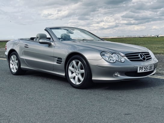 A null MERCEDES-BENZ SL 3.7 SL350 Convertible 2dr Petrol Automatic (281 g/km, 245 bhp)