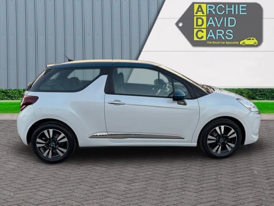 A 2016 DS AUTOMOBILES DS 3 1.2 PureTech Chic