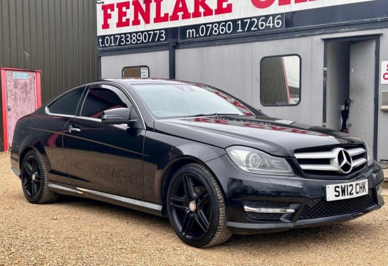 A null MERCEDES-BENZ C CLASS C180 BLUEEFFICIENCY AMG SPORT 1 F/KEEPER + LTHS + BLK WHEELS +