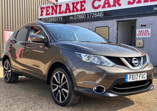 A null NISSAN QASHQAI DIESEL HATCHBACK 1.6 + SAT NAV+ PAN ROOF+ HTD LTHRS+