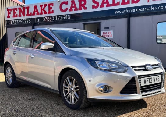 A null FORD FOCUS 1.0T EcoBoost Titanium Hatchback 5dr Petrol Manual Euro 5 (s/s) (125 ps)