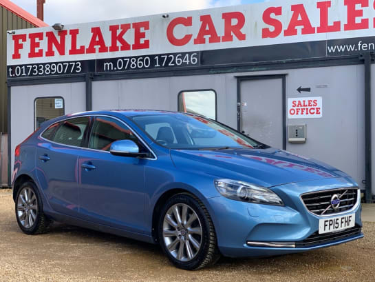 A null VOLVO V40 1.6 D2 SE Lux Nav Hatchback 5dr Diesel Powershift Euro 5 (s/s) (115 ps)