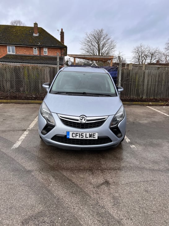 A 2015 VAUXHALL ZAFIRA TOURER SRI CDTI