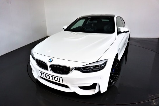 A null BMW M4 3.0 M4 2d AUTO 426 BHP-LOW MILEAGE EXAMPLE-ALPINE WHITE-BLACK MERINO LEATHE