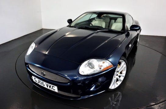 A null JAGUAR XK 4.2 COUPE 2d-IVORY LEATHER-ELECTRIC MEMORY SEATS-HEATED SEATS-CRUISE CONTRO